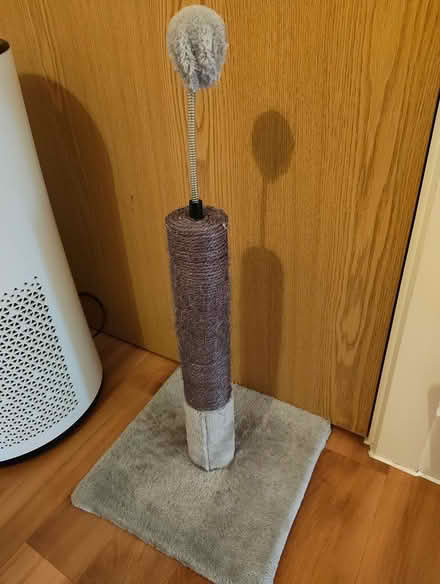 Photo of free Cat scratcher small (Welwyn) #1