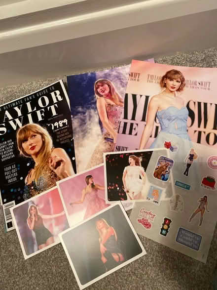 Photo of free Taylor Swift Fan Pack (Earley RG6) #2