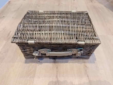 Photo of free Small hamper basket (Kenpshott RG22) #1