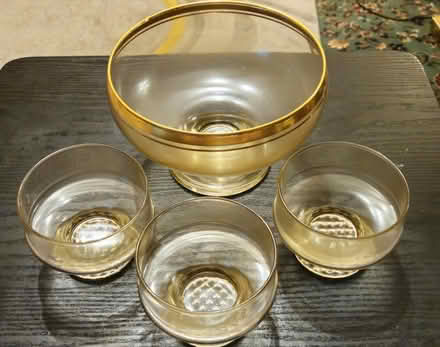 Photo of free Trifle Bowl and 3 x Trifle Dishes (Stanground PE2) #2