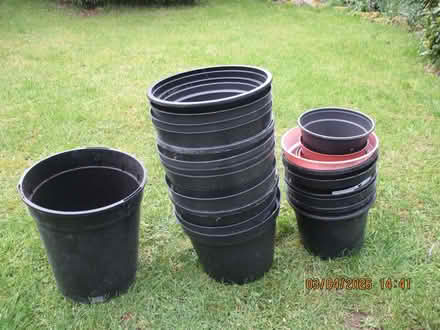 Photo of free Plant pots (Caister-on-Sea NR30) #1