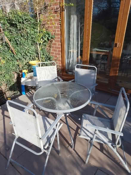 Photo of free Circular garden dining set (Wadsley S6) #1