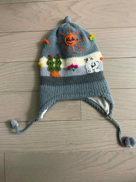 Photo of free Kids winter hat (Kennedy/16th in Markham) #1