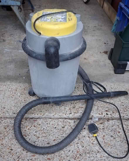 Photo of free Earlex Vacuum Cleaner (Aldwick, Bognor Regis) #1