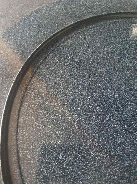 Photo of free Round black metal tray (Sinfin DE24) #2