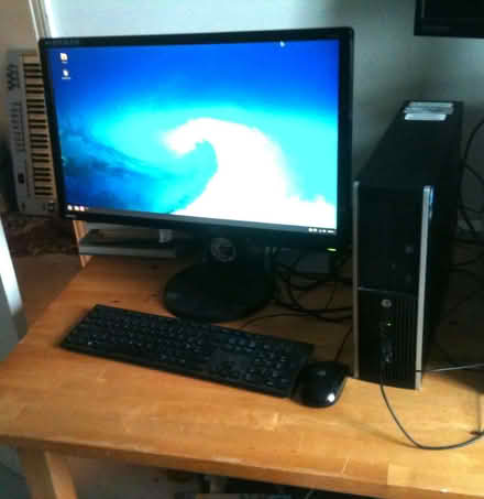 Photo of free 2 x HP Elite PCs + 24" screens + latest Linux Mint! (North Laine BN1) #1