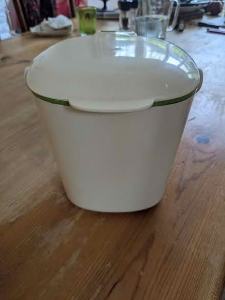 Photo of free Food waste caddy (Fleetville AL1) #1