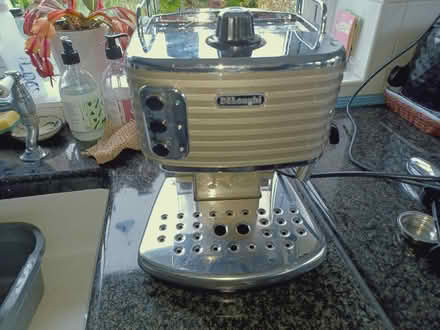 Photo of free Coffee expresso machine by Delonghi (St George BS5) #2