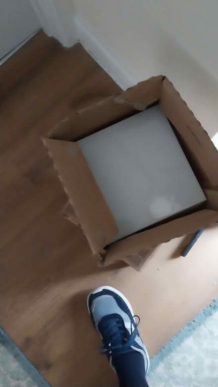 Photo of free White tiles 37. 20cm x 20cm white gloss (Fairfield Park BA1) #2