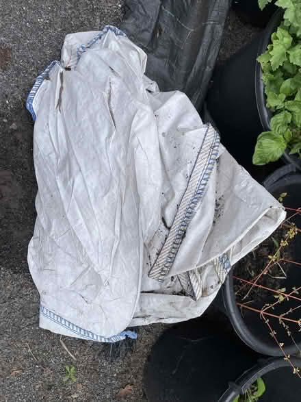 Photo of free 1-tonne builders bag (Brecon LD3) #1
