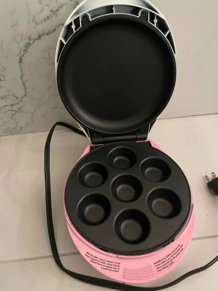 Photo of free Betty Crocker mini cupcake maker (Kennedy/16th in Markham) #2