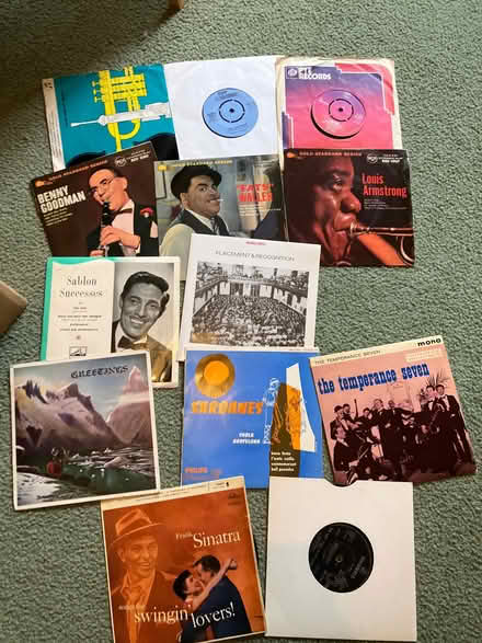 Photo of free Random collection of 7 inch records (Pant SY10) #1