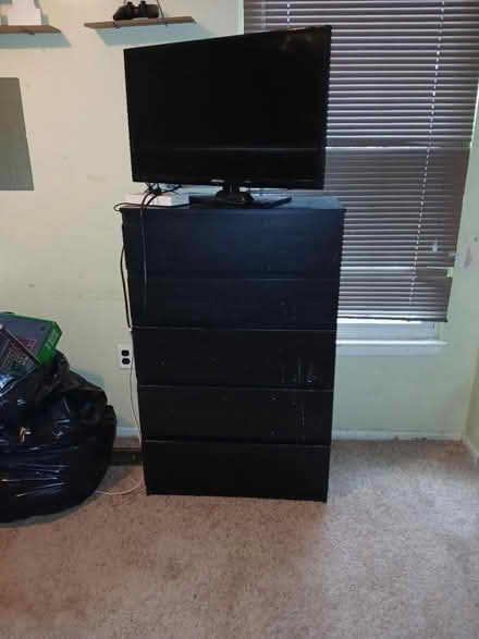 Photo of free Bedroom furniture (Elkridge md) #4