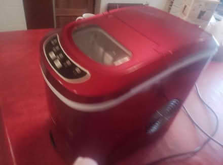 Photo of free Tempremental ice maker (Farmoor OX2) #1