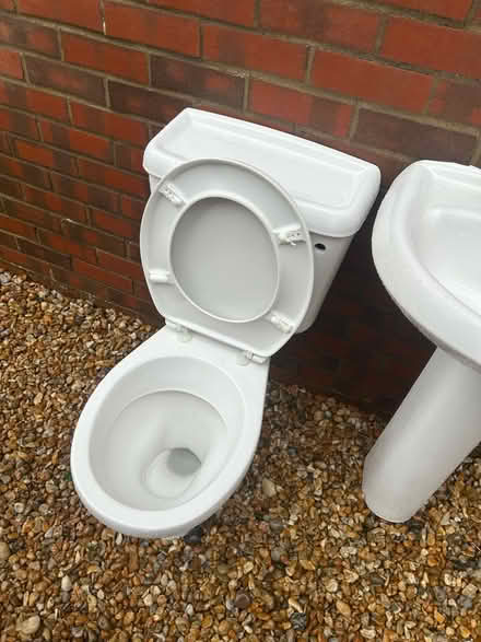 Photo of free Toilet and Sink (Aldwick PO21) #3
