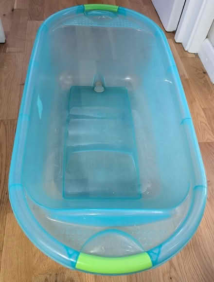 Photo of free Baby bath (Queens Park W10) #1