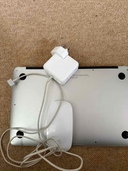 Photo of free MacBook Air - laptop - 2013 (Chesham HP5) #3