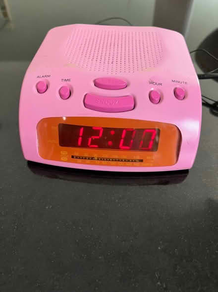 Photo of free Pink Clock radio (Amersham HP7) #1