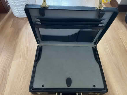 Photo of free Briefcase & Notepad Folder (Catton NR6) #2