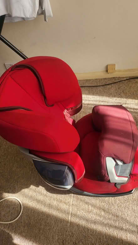 Photo of free Red car sit for kids (Enfield EN2) #2