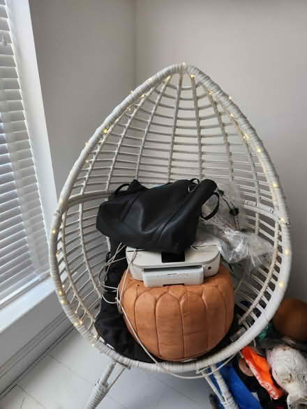 Photo of free White Egg Chair (L23 6XS) #1