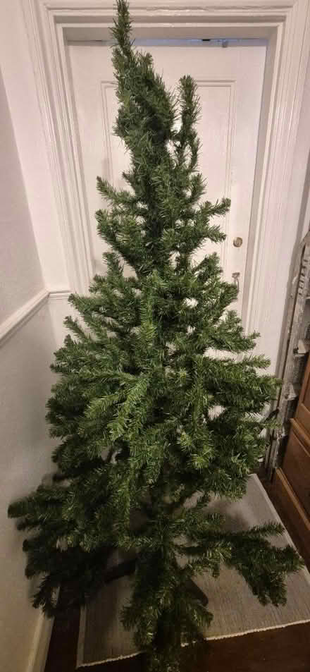 Photo of free Reusable Christmas Tree (E17) #1