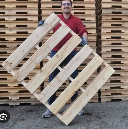 Photo of Wood Pallets (Riverside South) #1