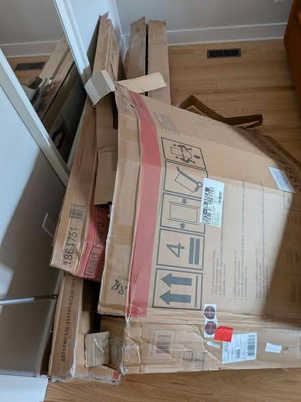 Photo of free big pieces of cardboard (Old Ottawa south) #2