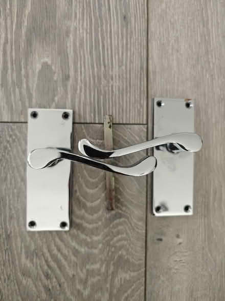 Photo of free 1 pair chrome door handle (islington N1) #1