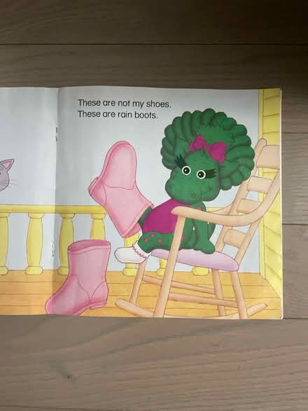 Photo of free Barney paperback book (Kennedy/16th in Markham) #2