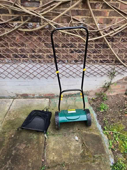 Photo of free Hand push lawnmower (Northcote Road SW11) #3