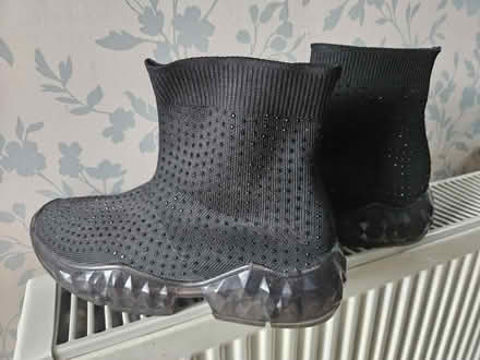 Photo of free Size 6 (EUR 40) Black shoes (Hanworth, TW13) #2