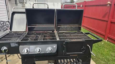 Photo of free Outdoor Grill (Streamwood near HS) #2