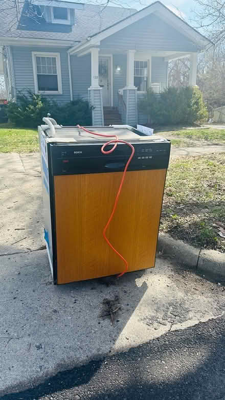 Photo of free Bosch Dishwasher (N. 7th St) #1