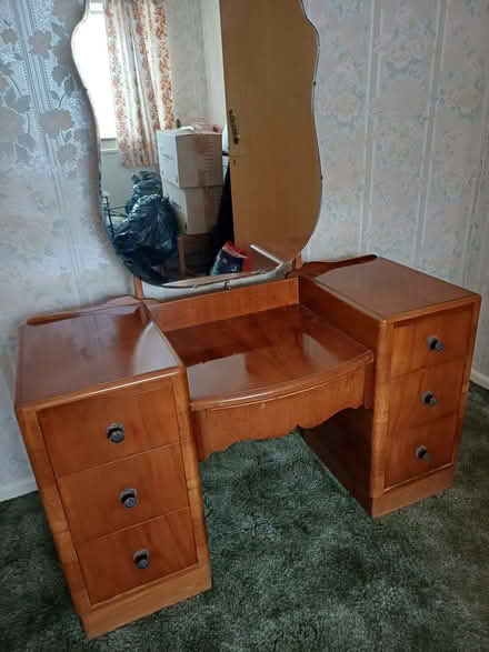 Photo of free vintage dressing table and wardrobe (Shirley Warren SO16) #3