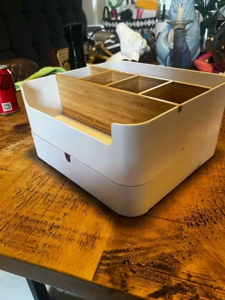 Photo of free Make up organiser (Queens Park) #1