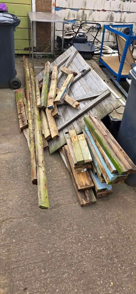 Photo of free Old timber (Cotgrave NG12) #2