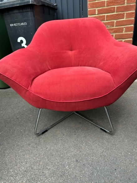 Photo of free Comfy contemporary red chair (wallingford OX10) #1