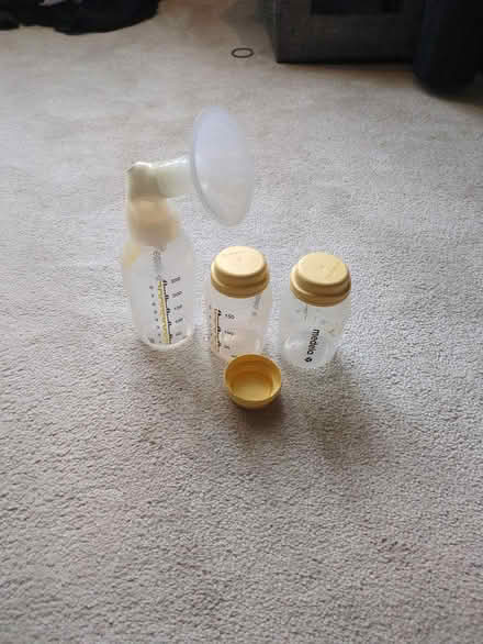 Photo of free Spare bottles Medela breast pump (West Wickham BR4) #1