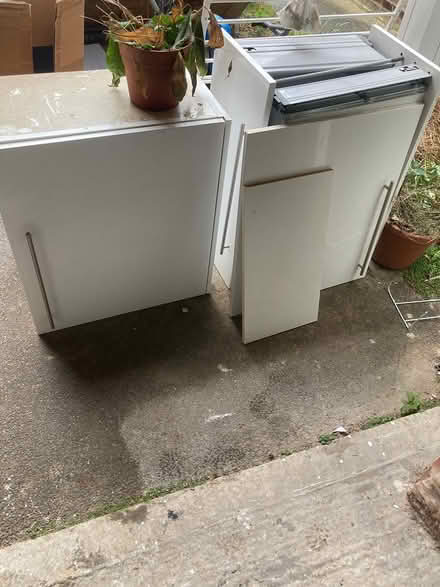 Photo of free Kitchen cabinets and doors (Rusthall) #1