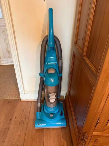 Photo of free Vacuum cleaner (Bare LA4) #1