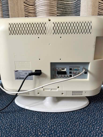 Photo of free Samsung 22 inch TV (California DE22) #2