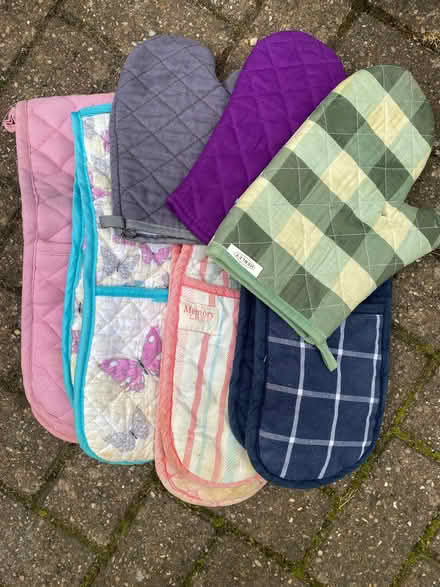 Photo of free Oven gloves & oven mitts (Cogges OX28) #1