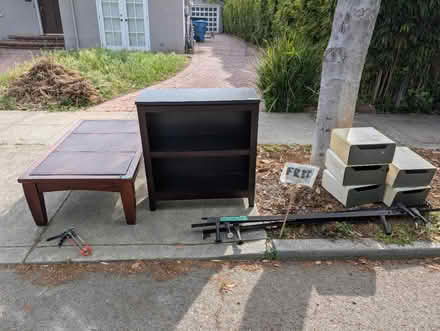 Photo of free Curb alert: bookshelf, table, etc (near Palo Alto High School) #1