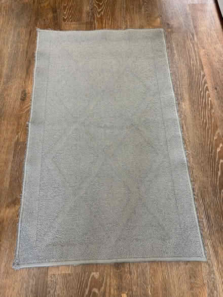 Photo of free Grey rug (Farncombe GU7) #1