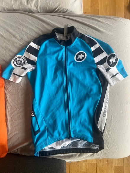 Photo of free Cycling jersey medium (E2 Bethnal Green) #1