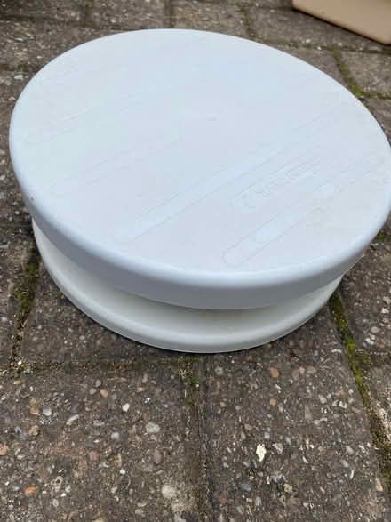 Photo of free Cake decorating turntable (Cogges OX28) #1