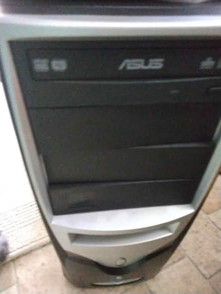 Photo of free DESKTOP PC (old) + Satnavs (CT15) #3