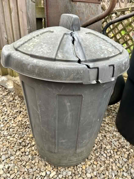 Photo of free Dustbin (Horsforth LS18) #1