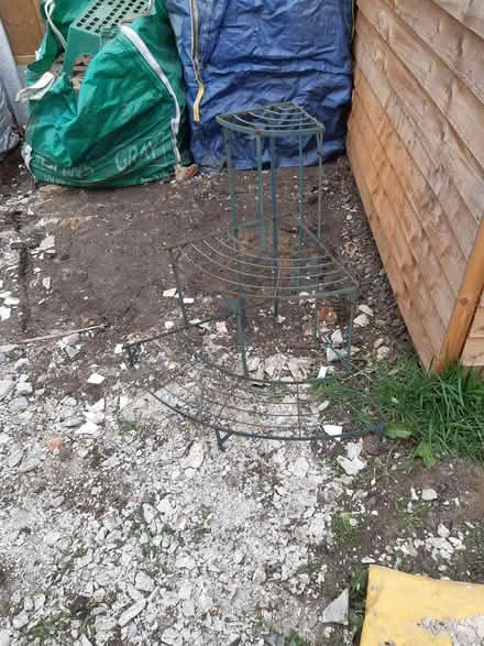 Photo of free Dlower pot stand (Park North SN3) #1